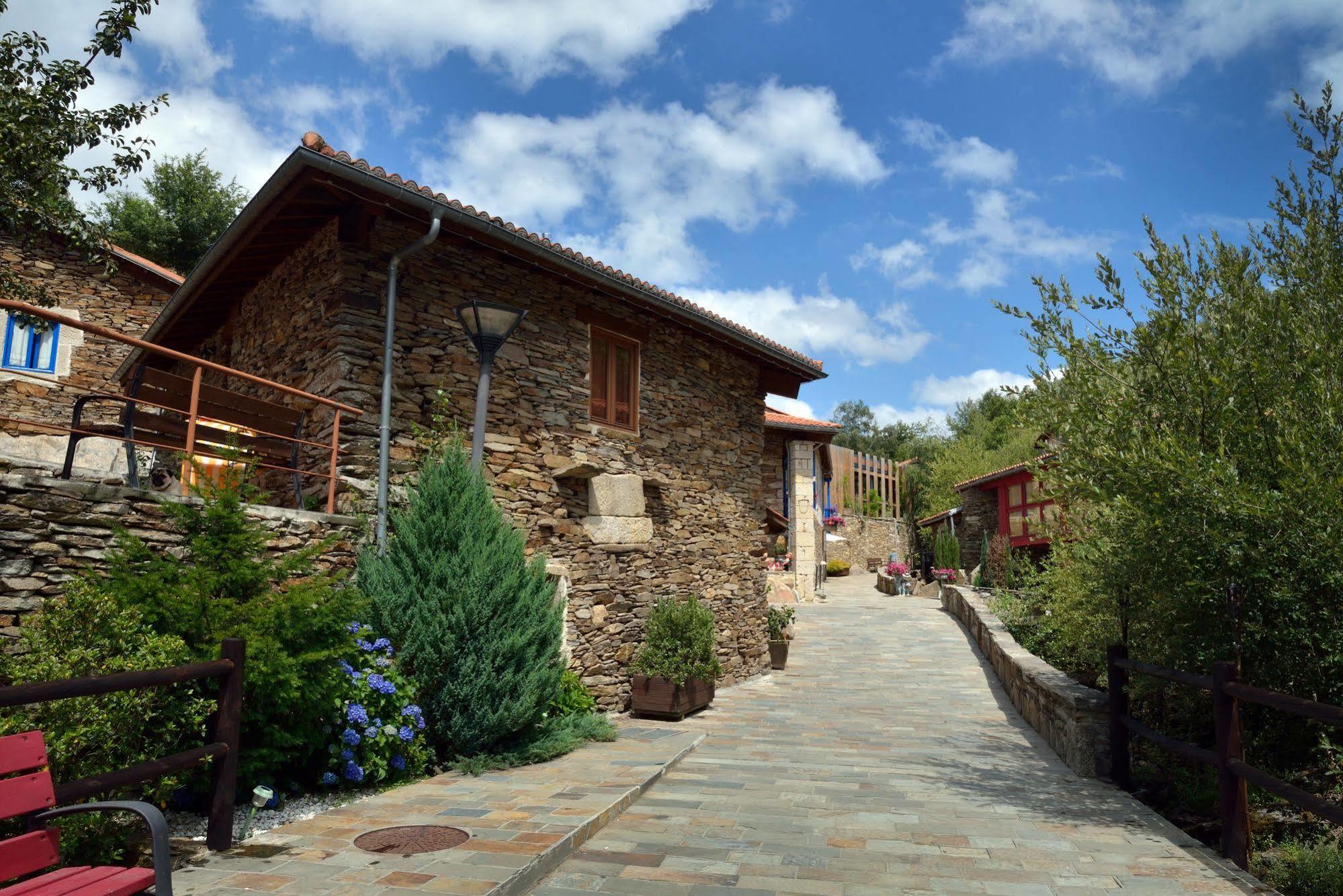 Aldea Couso Rural Hotel Sarreaus Exterior photo